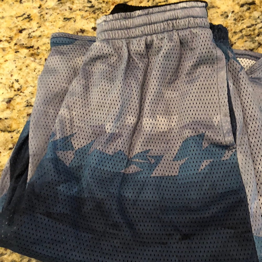 Shorts - Picture 3 of 3